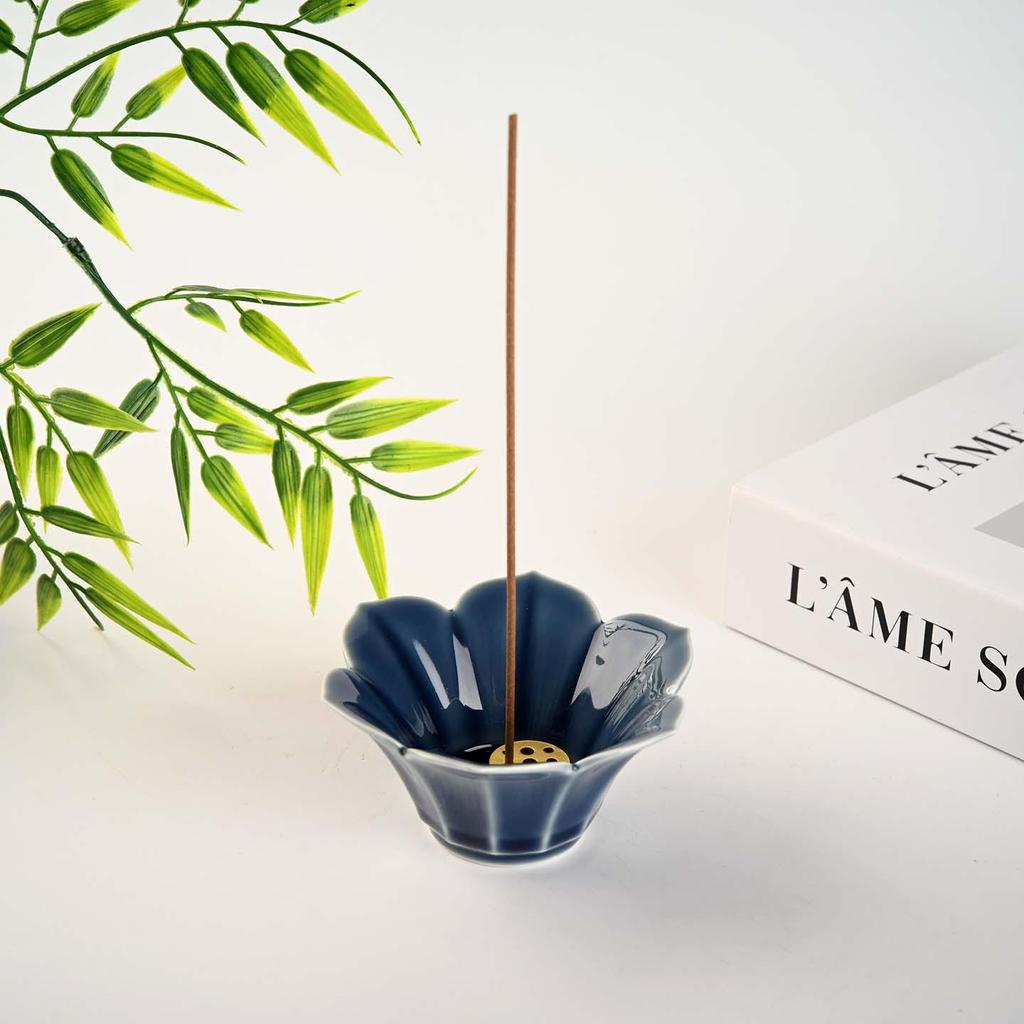 Lotus Ceramic Incense Holder - Creative Sandalwood Burner & Indoor Ornament.