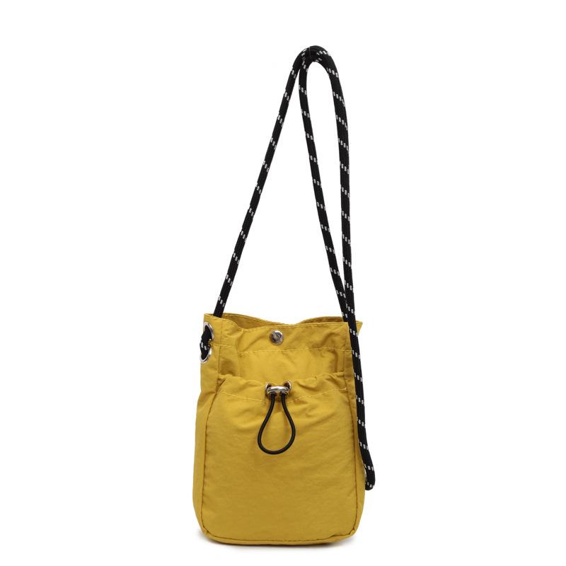 Casual simple small bag women's 2025 autumn and winter new nylon mobile phone bag versatile fashion personalized messenger