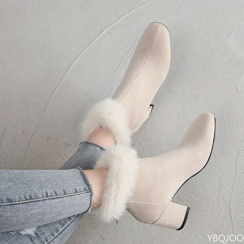 

Маленький размер Зимний новый стиль Квадратный носок с плюшевым мехом Толстый каблук Короткие ботильоны Женские ботинки Плюшевые Модные Женские Дизайнерские ботинки 37 бежевый