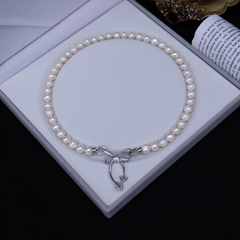 Freshwater Pearl & Butterfly Clasp Necklace – Elegant Gift for Women 8-9mm