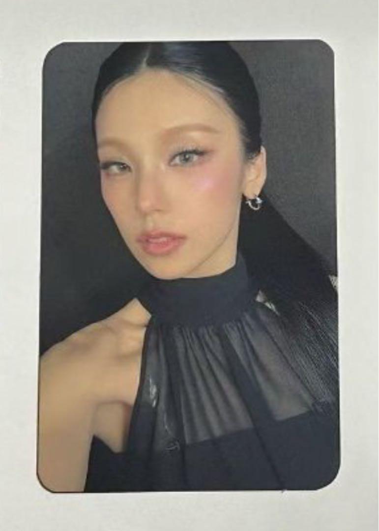 

[Б/У] itzy Air BDM Лимитированная предзаказная торговая карточка B