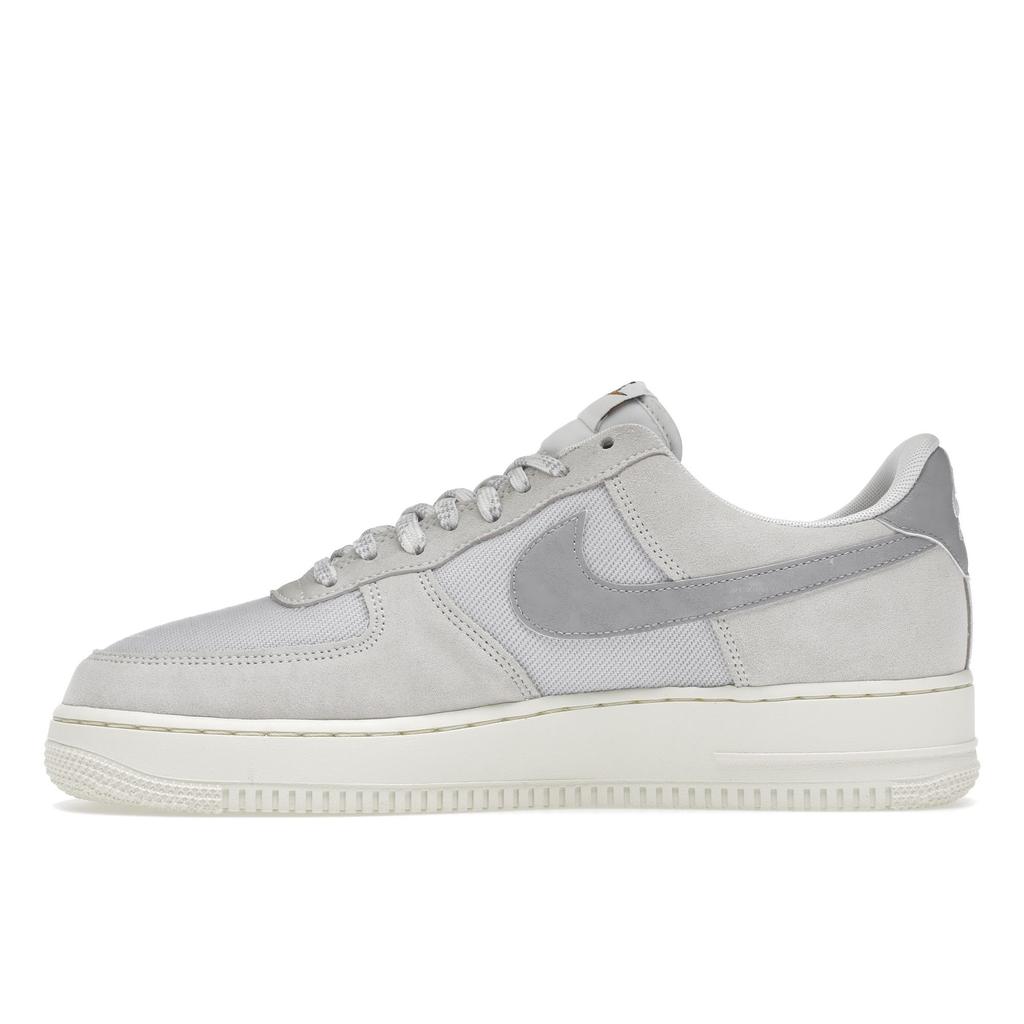 Nike Air Force 1 07 LV8 Certified Fresh - Photon Dust Herren-Sneaker Weiß Sail Light-Smoke-Grey DO9801-100