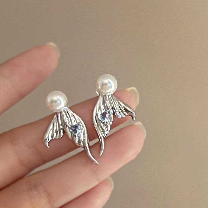 Pearl Earrings Women's High-end Earrings Ear Jewelry High-end Stud Earrings Niche Design Light Luxury