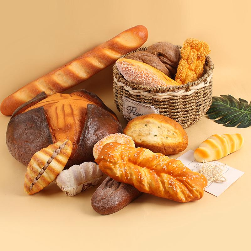 Baguette e Bruco in PU Sintetico, Oggetto di Scena per Esposizione, Decorazione o Servizi Fotografici