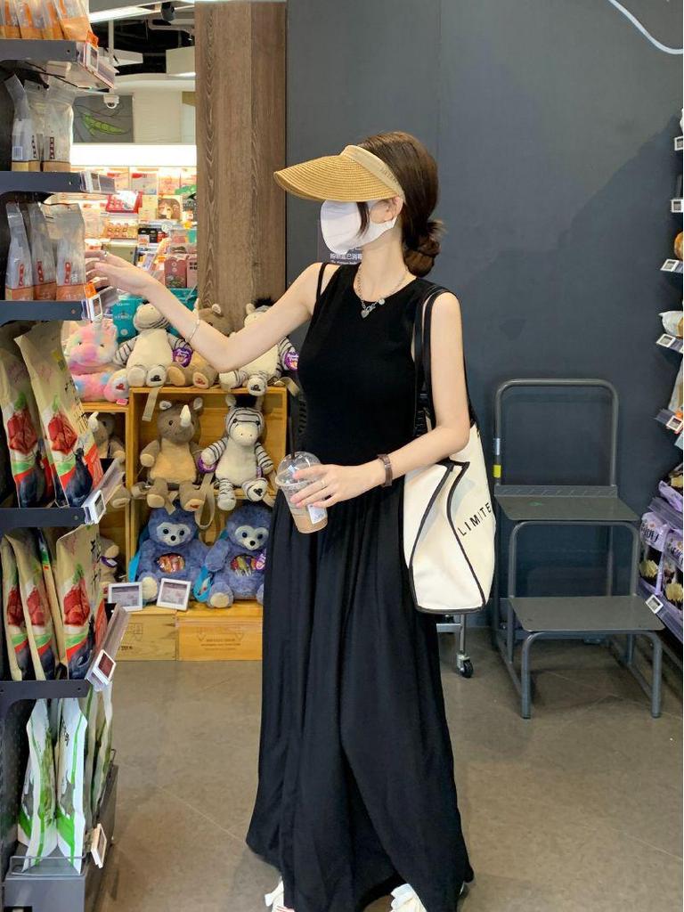 2026 Black Hepburn-Style French Sleeveless Spaghetti Strap Long Dress for Women - Spring/Summer