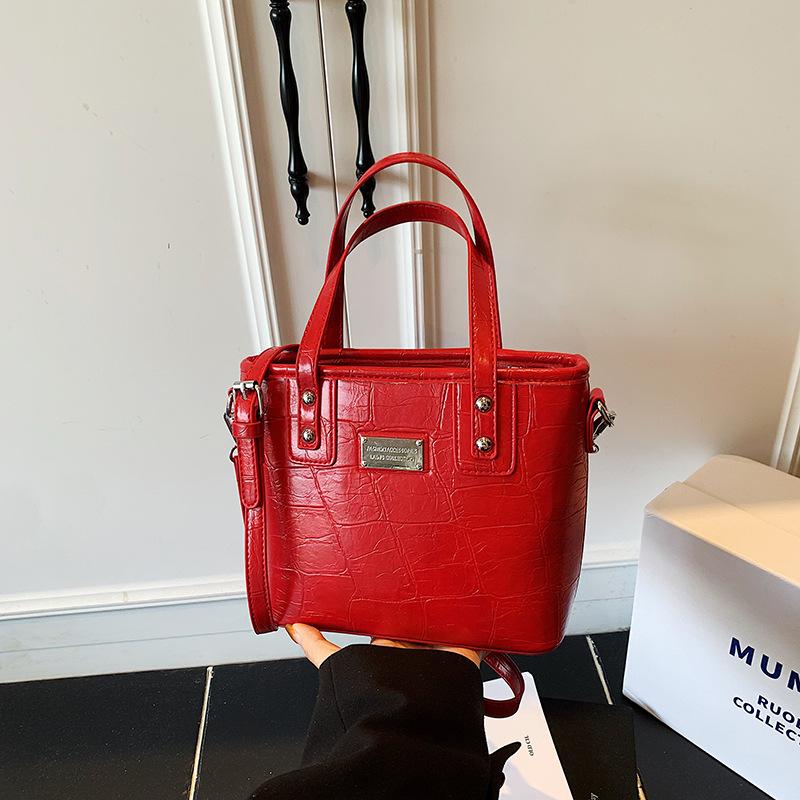 Popular portable bucket bag women's summer new niche shoulder bag to work commuter messenger bag