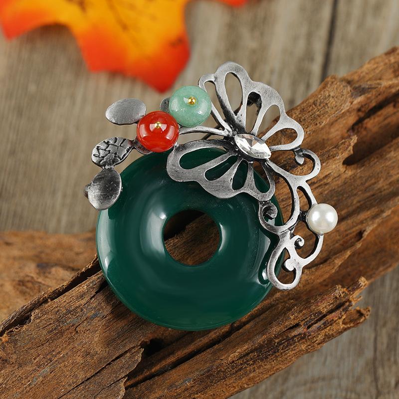Retro natural agate safety buckle brooch women's high-end temperament elegant versatile pin coat coat corsage accessories