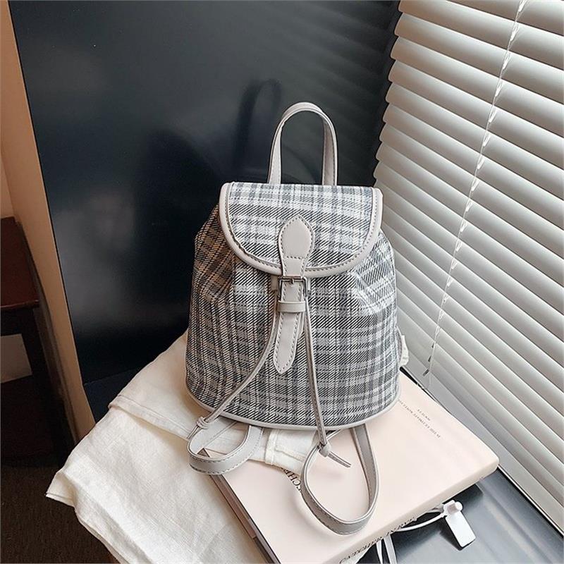 Schoolbag simple Korean version of textured women's bag fashion trend 1011 new backpack niche plaid shoulder messenger bag
