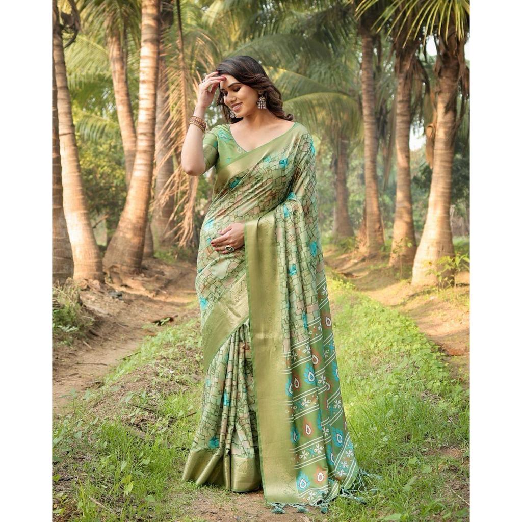 Pure Silk Digital Printed Saree, Exuding Regal Charm With Its Rich Pallu And Intricate