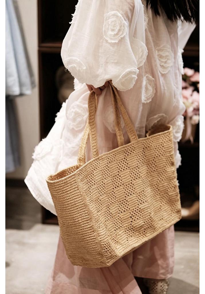 Women's Large Capacity Raffia Tote: Summer Travel Beach Shoulder Bag