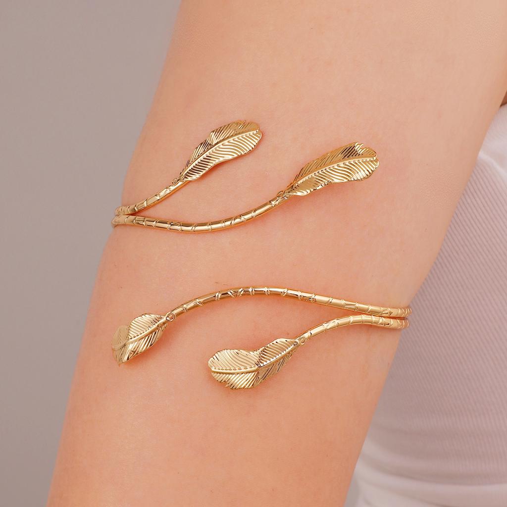 Hot Sale Flower Open Arm Bracelet Geometric Light Luxury Niche High-end Bracelet Fashion Arm Ring Non-fading Bracelet