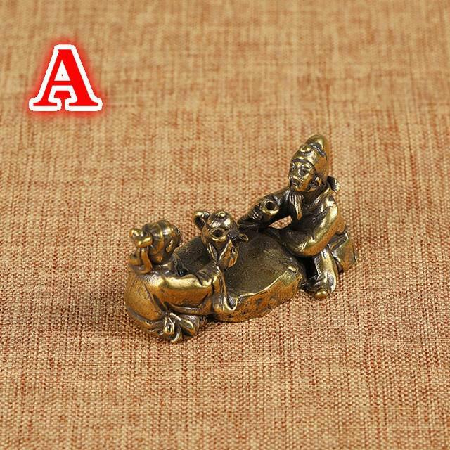 

Старинная латунная фигурка старика, играющего в шахматы, каллиграфическая живопись, миниатюрные фигурки, украшения для чайного столика, ремесла, аксессуары, чистая медь A
