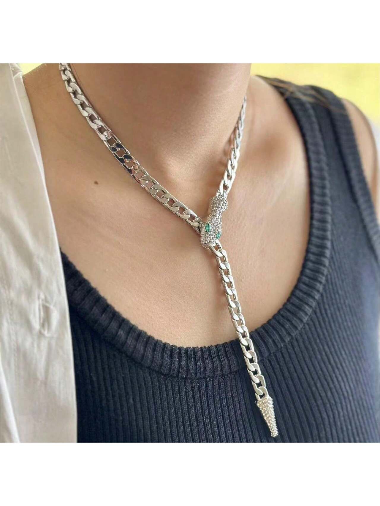 

Увеличенное ожерелье в форме змеи, инкрустированное бриллиантами, индивидуальность, креативность, ключичная цепочка, темперамент, тяжелая промышленность, ожерелье Advanced Sense серебряный