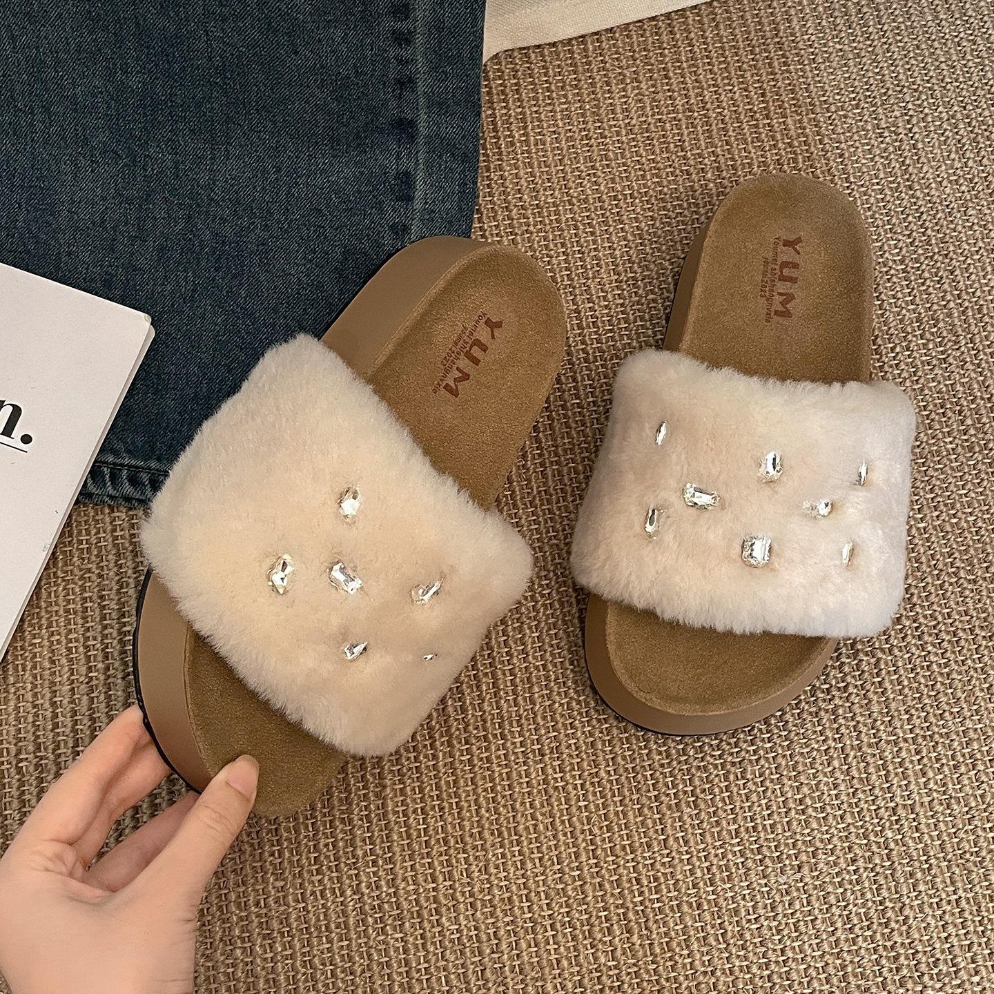 

Popular Internet celebrity retro French thick-soled fluffy slippers women 2025 new autumn and winter wear small height-increasing slippers 40 бежевый