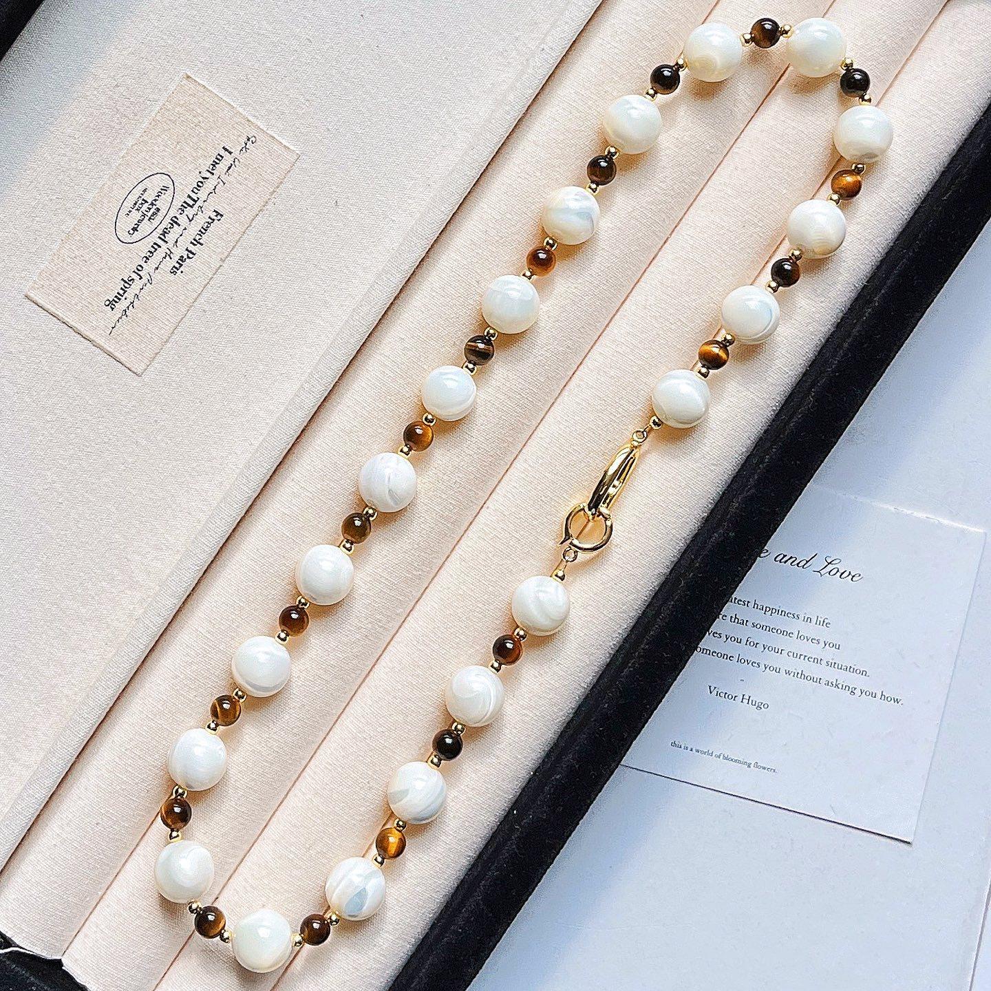 Autumn And Winter Maillard Style Boutique Natural Tiger S Eye Stone Shell Design Necklace Collarbone Chain