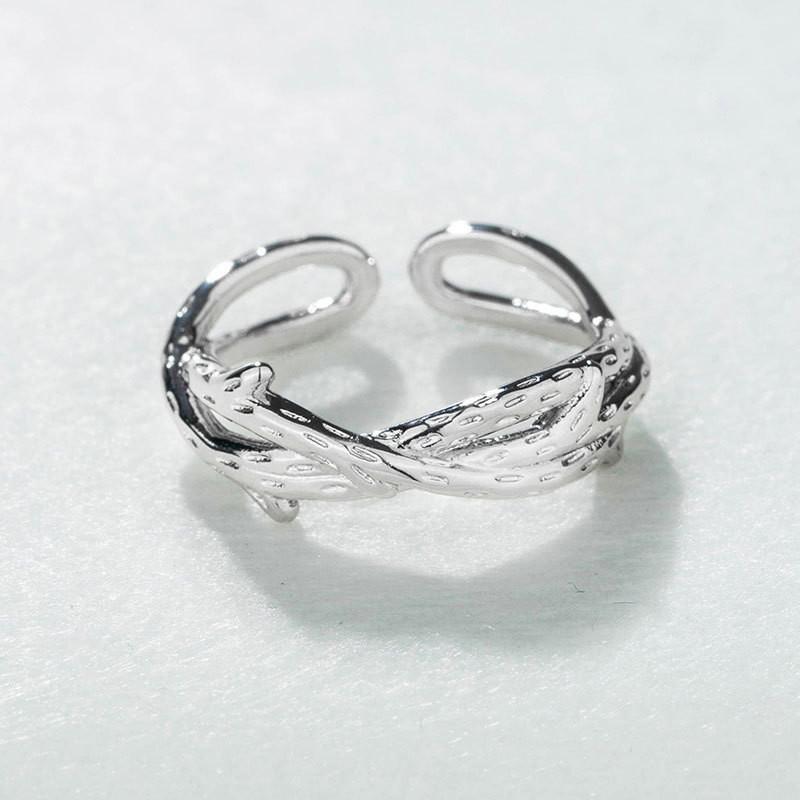 Exquisite Korean Ddp S925 Silver Thorn And Rose Couple Ring With Elegant Design