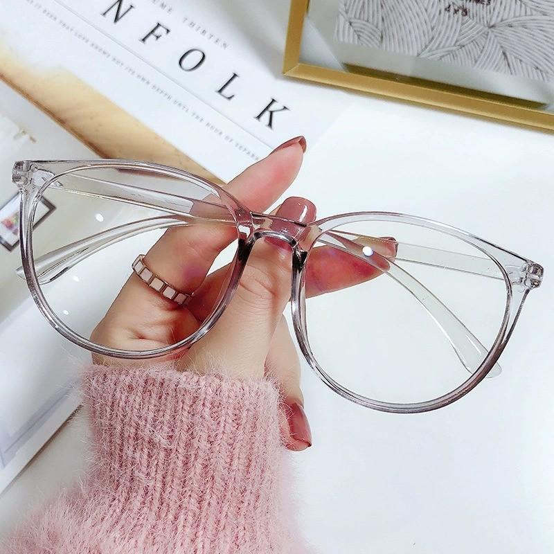 Stylish Anti-Blue Light Glasses with Large Frames for Men & Women - Unisex Korean Design, Plain Makeup, Celebrity Style