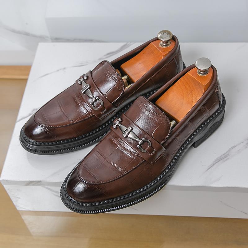 Modische Herren Beliebte Metall Schnalle Slipper Hochwertige Herren Lederschuhe Herren Business und Büro Slipper Größen 38-46