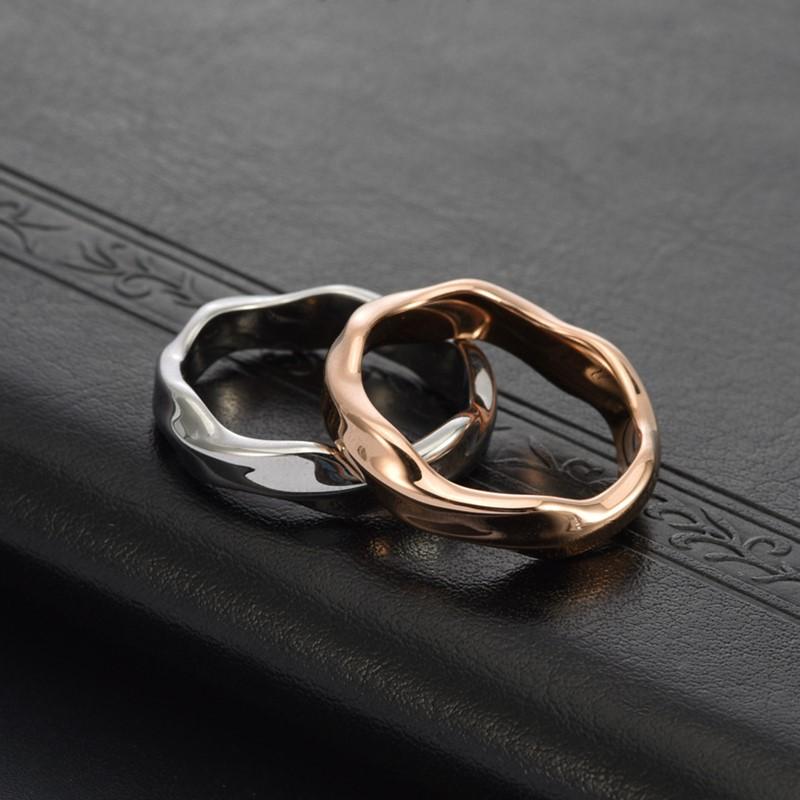 2025 Jewelry M Ö Bius Ring Couple Personalized Jewelry Premium Finger Ring