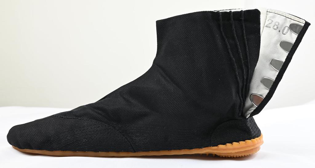 Aya Tabi with Kohaze Kineya Invincible Tabi [Kineya Tabi] [Black 5-Piece (Hand-Sewn Bottom)] 008-7004 (24.5)