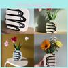 Stilfull handformad vas iögonfallande modern design unik heminredningsaccessoar