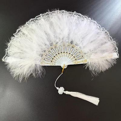 Schwarzer Spitzenfaltfächer im chinesischen Stil für Cheongsam-, Lolita- und Hanfu-Modenschauen