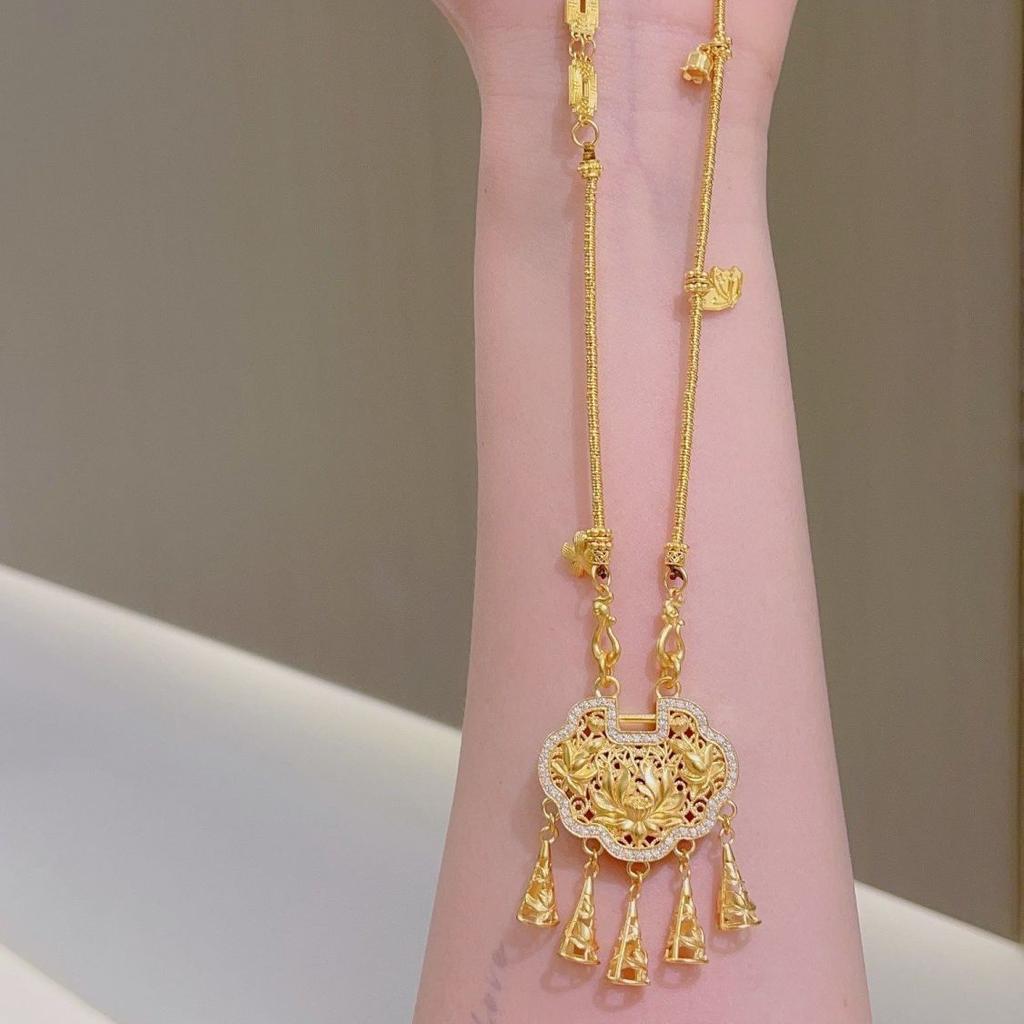 New Chinese safety lock long-life lock fringed necklace national style niche design high-end lotus gold lock pendant neck chain