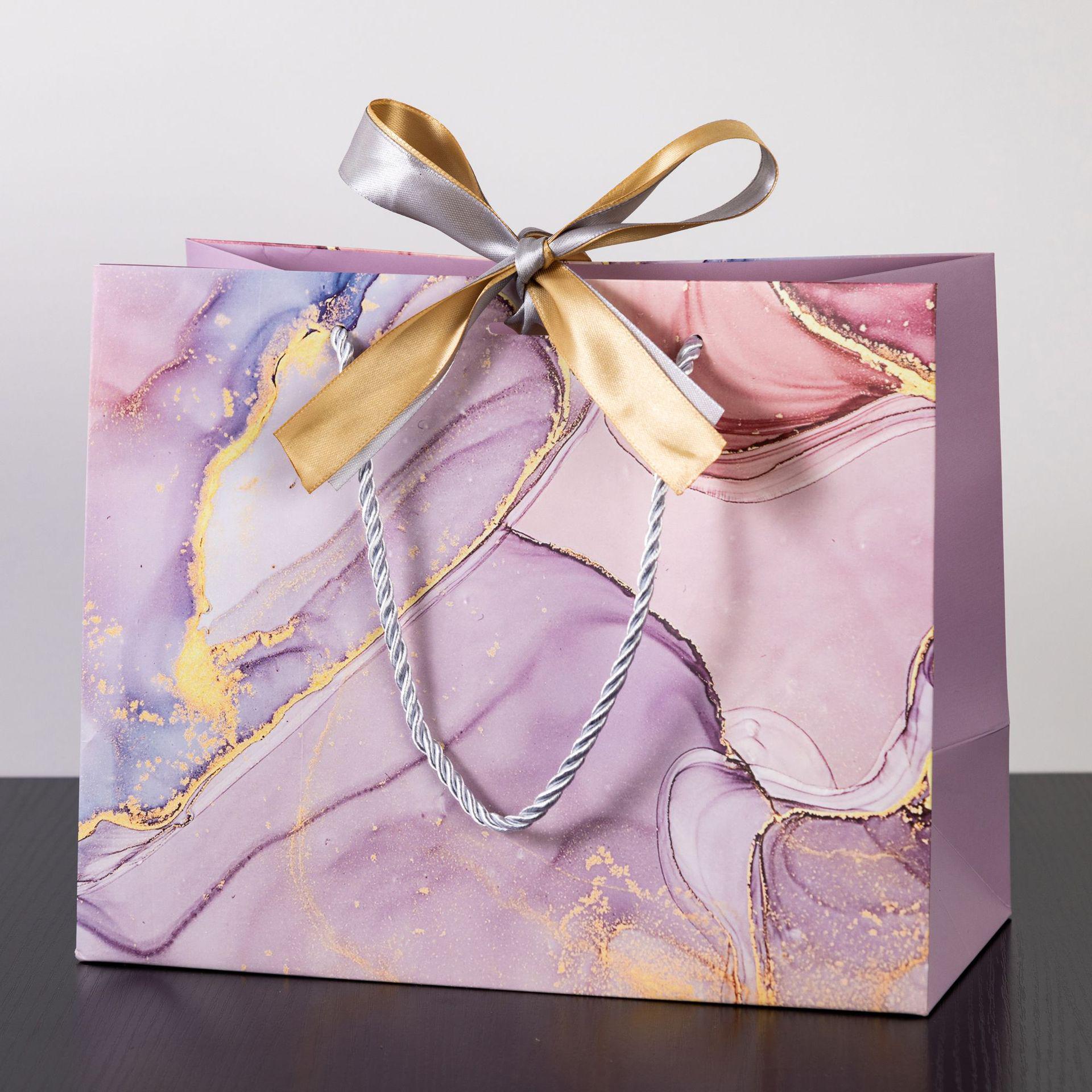 Сумка-тоут с мраморным узором: Стильный подарочный, конфетный и бумажный пакет для свадеб и магазинов