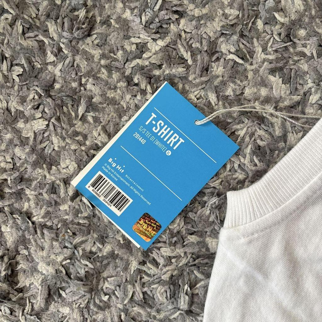 [USED] BTS T-shirt XL Size