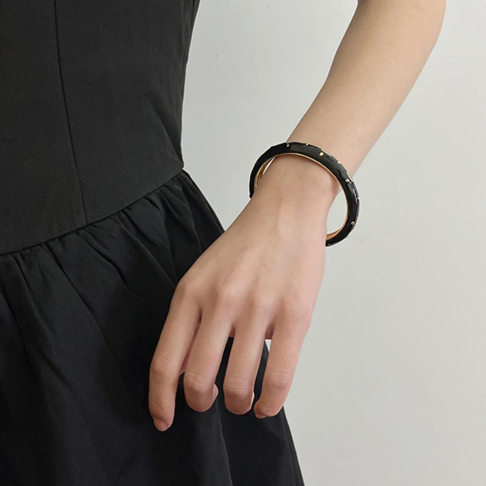 Classic Woman Cuff Bracelet Enamel Women's Hand Bracelet Handicraft Retro Opening Bangle  Girls