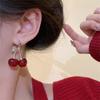 Roter Acryl Kirsch-Hängeohrring Einfache Legierung in Silberfarbe Ohrringe für Damen Retro Schmuck Mode Party-Accessoires
