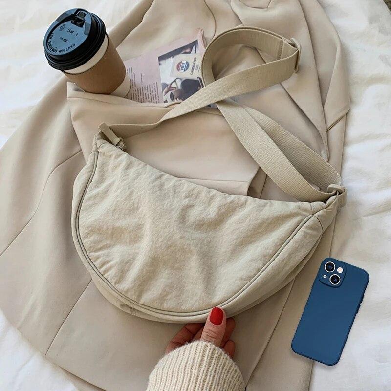 Borsa a spalla da donna casual tinta unita a forma di raviolo, semplice, in nylon, grande capacità, per viaggi all'aperto, pendolarismo, borsa a tracolla, borsa in tela da portare sotto l'ascella