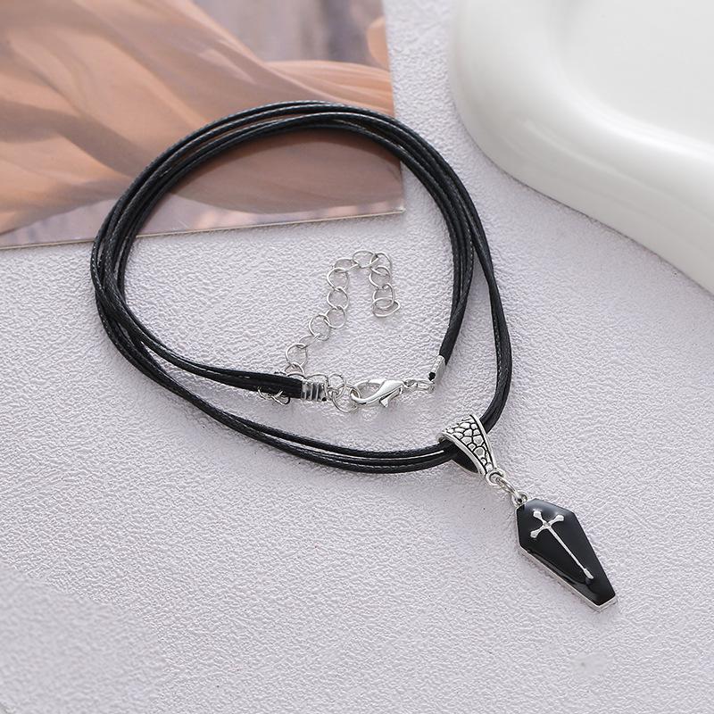 

Vintage Vampire Cross Coffin Necklace: Women s Halloween Retro Religious Pendant Jewelry чёрный