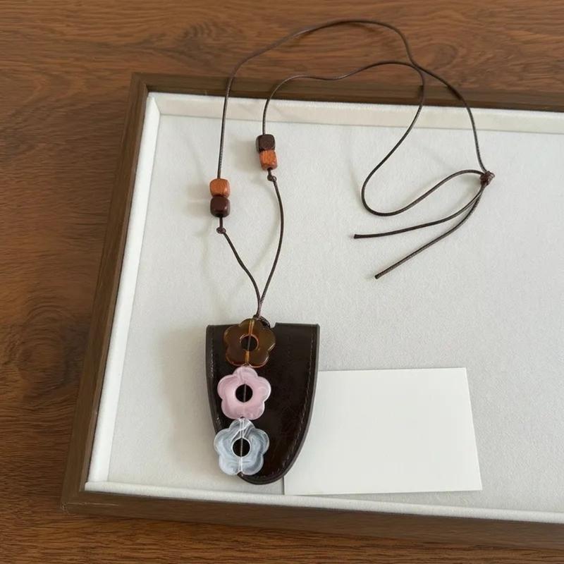 Adjustable Eyeglass Holder Necklace PU Leather Glasses Pendant Accessory for Commuting, Reading and Everyday Carry