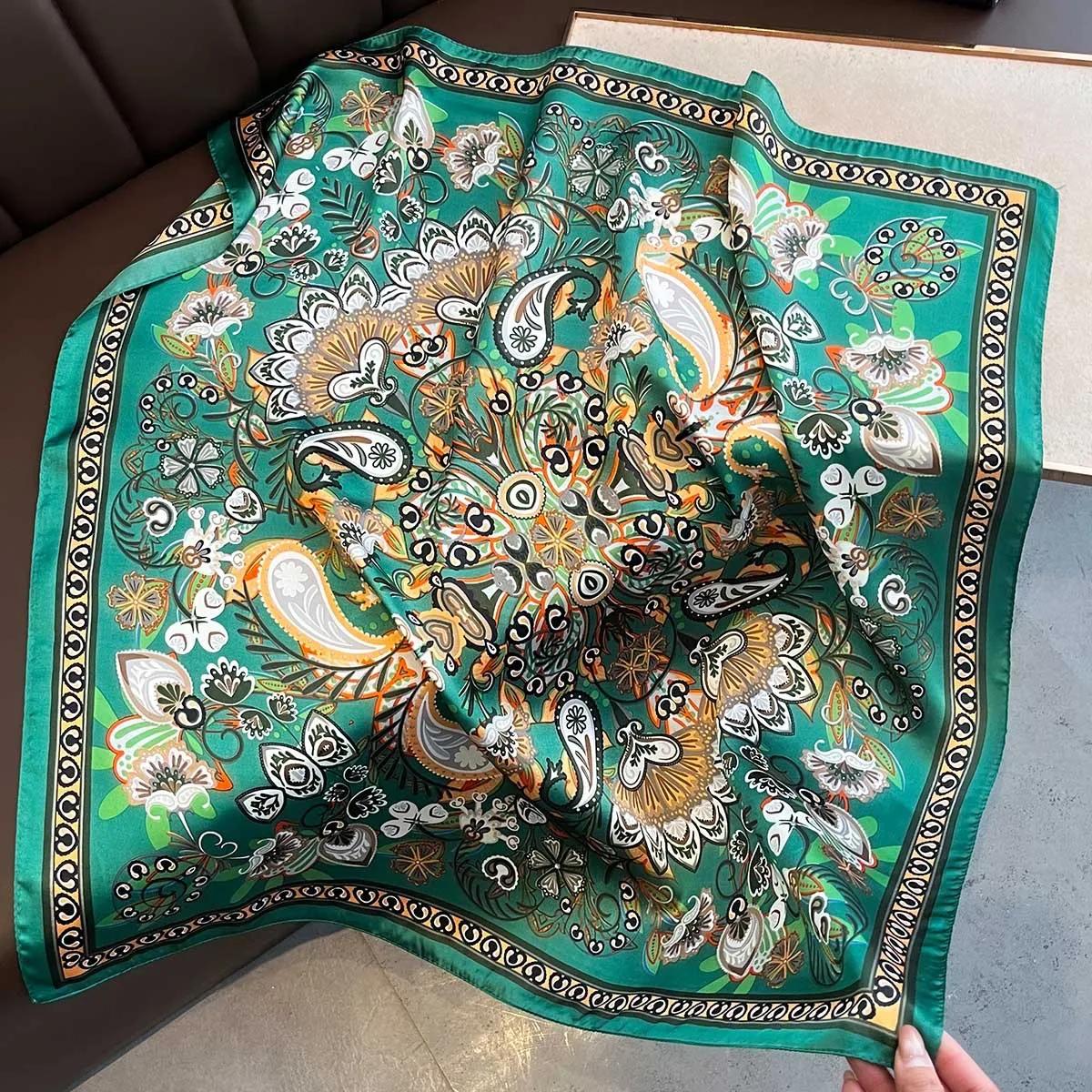 

New Paisley Printed Bandana Scarf Lightweight Soft Satin Stylish Versatile Neck Scarf For Women Hairbands Headscarf 70x70CM
