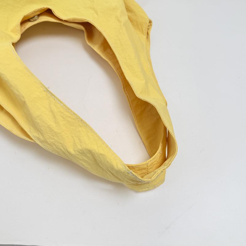 Minimalist Nylon Hobo Bag for Women Casual Everyday Use Large Capacity Shoulder Tote Bag Soft Fabric Fashion Design