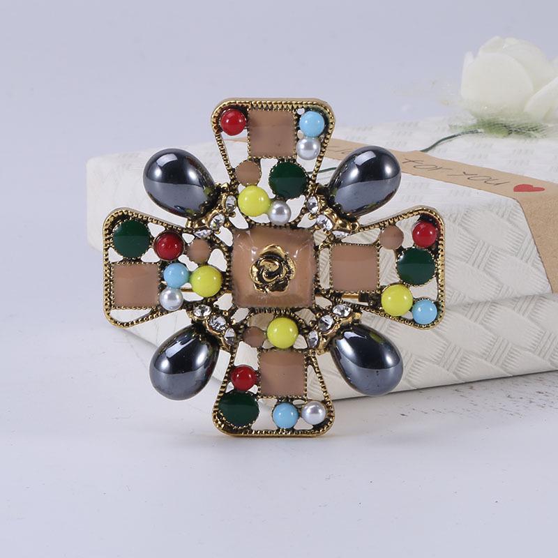 Retro Baroque Exaggerated Cross Brooch - Multifunctional Fashion Accessory