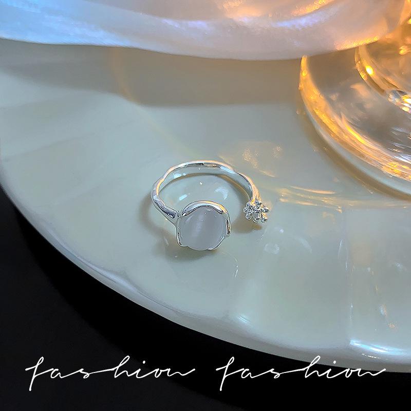 Elegant Butterfly Zircon Silver Ring: Women's High-End Luxury Style Jewelry