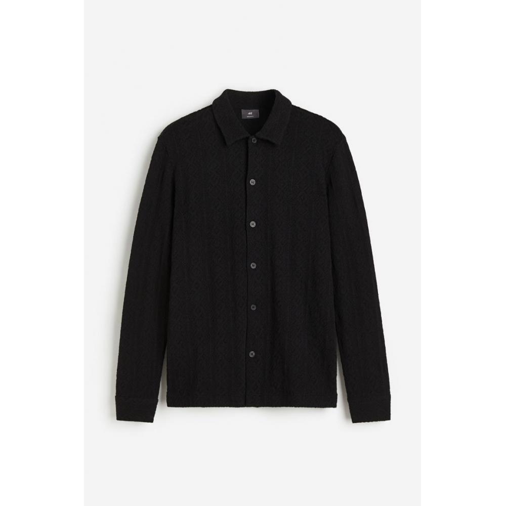 

Рубашка из джерси HM Regular Fit с узором в отверстия, черная