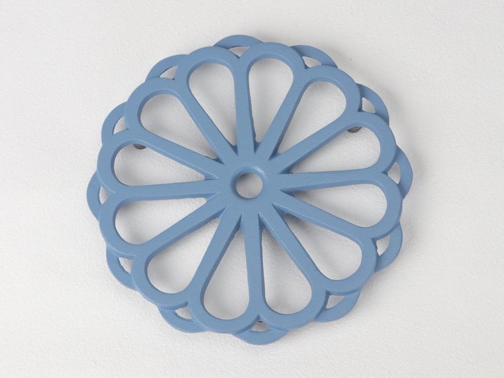 Iwachu Small Chrysanthemum Shaped Pot Holder, Sky Blue, 17.5cm, Nanbu Ironware, 53327