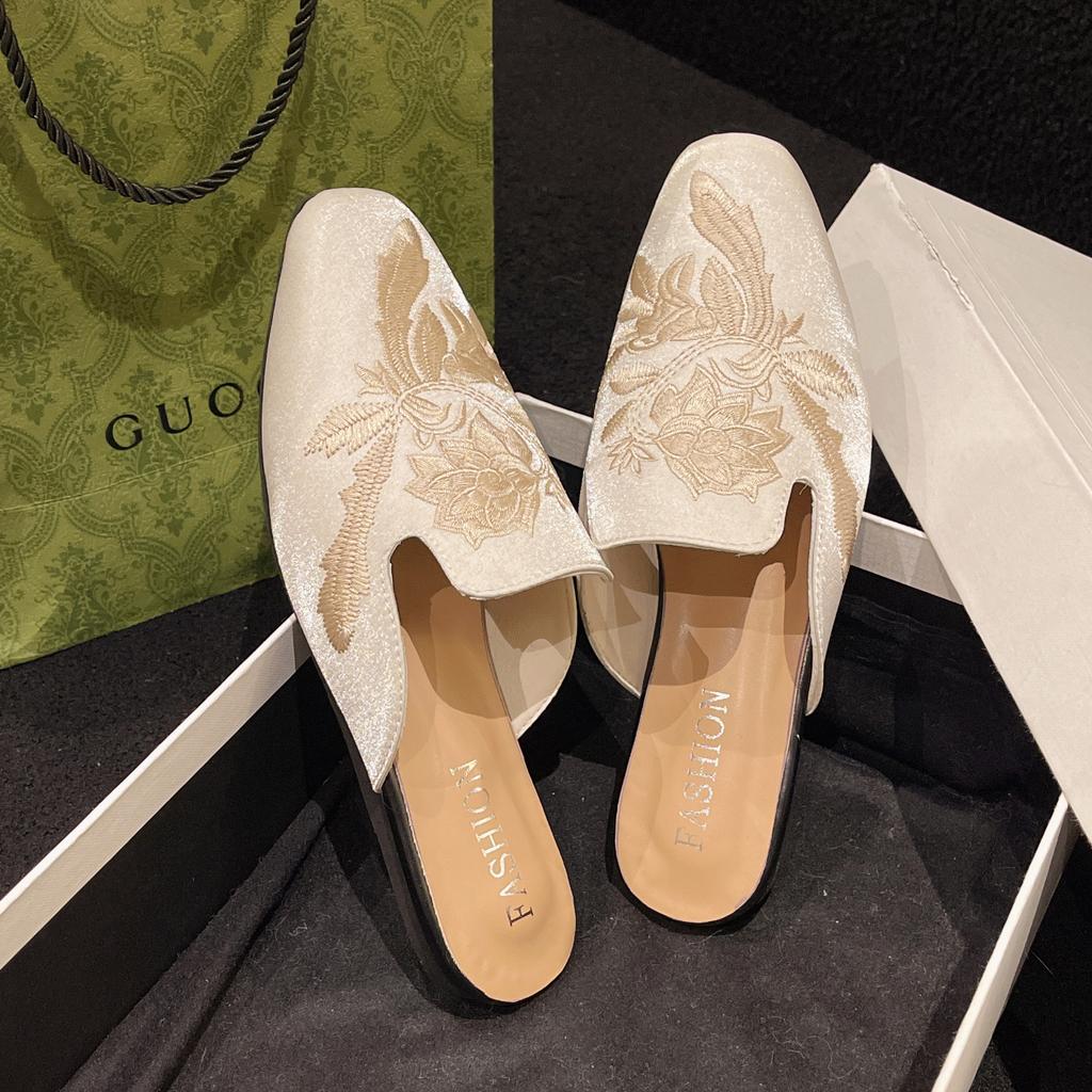 2026 Embroidery Women Mules Slippers Luxury Fashion Elegant Pointed Toe Slides Shoes Ladies Dress Flats Sandalias