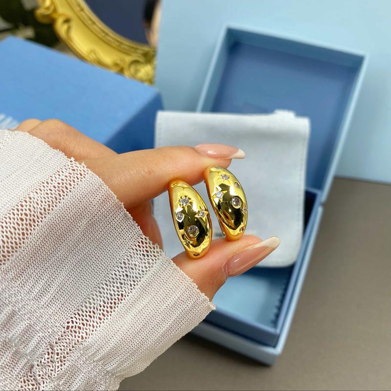 

Howfang High-End Sterling Silver Hexagram Stud Earrings for Women - Elegant Japanese/Korean Design, Perfect for Birthdays or Qixi Gifts Copper