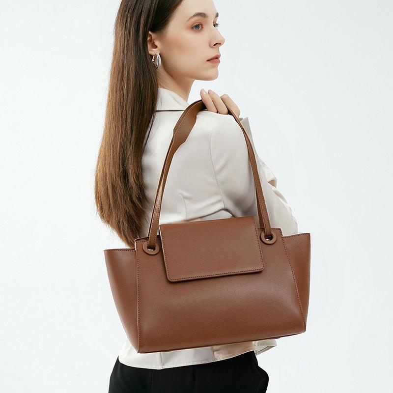 Spring and summer new tote bag women's leather simple commuting large-capacity wing bag shoulder handbag