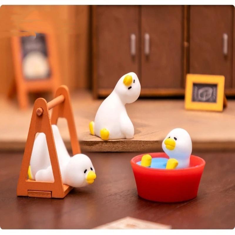 7 STuks Miniatuur Eend Ornamenten Leuke Kleine Eend Beeldjes Speelgoed Lichtgewicht Kleine Decoratie voor Poppenhuis Kinder Verjaardagsfeest Cadeaus