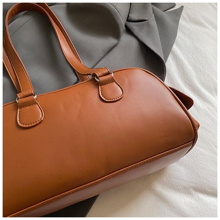 Niche Retro Handheld Underarm Bowling Bag - Women's 2025 Multi-Pocket Single Shoulder Pillow Bag