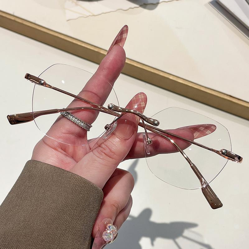 New Vintage Metal Frame Polygon Sunglasses Women Men Round Sun Glasses Female Eyewear  for Male Female Eyeglasses