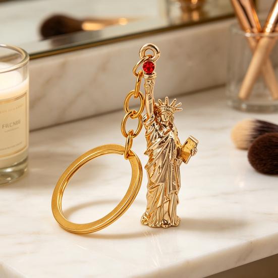 Keychain Pendant Statue of Liberty Design Lightweight Zinc Alloy Keychain with Lobster Clasp New York Landmark Accessory