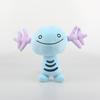 Il Peluche Wooper di Paldea È Un Peluche Carino Realizzato Nei Colori Rosso E Viola