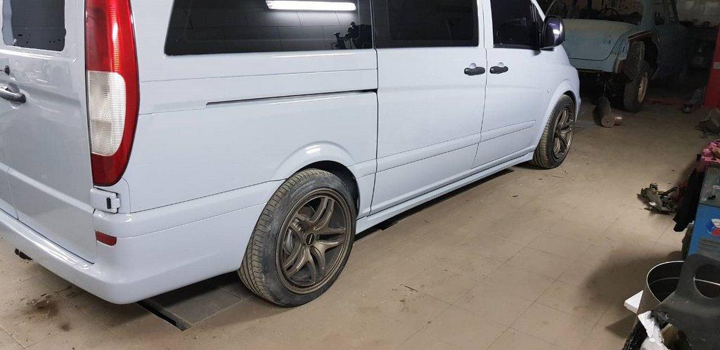 

Бічні пороги Exclusive (2 шт, під фарбування) Екстра довга база для Mercedes Viano 2004-2014 рр.