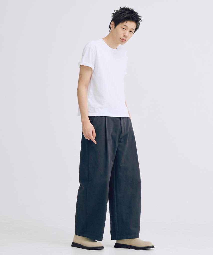 TAKEASY One-Pleat Barrel Fit Cotton Pants (Navy)
